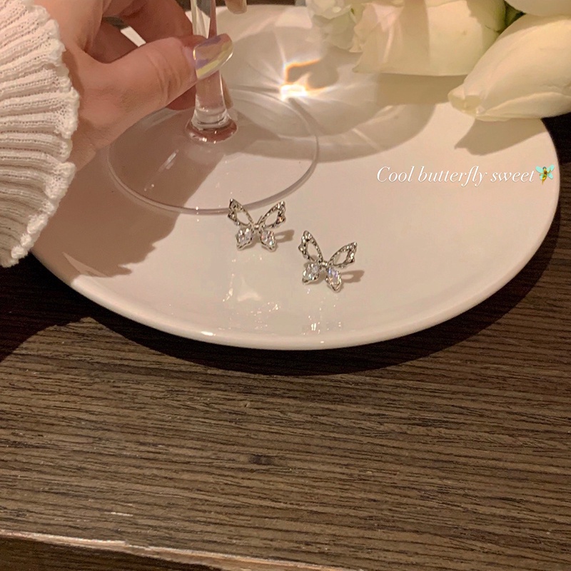 Bông Tai Bạc Hình Bướm Rỗng Đính Kim Cương Thời Trang Cho Nữ
