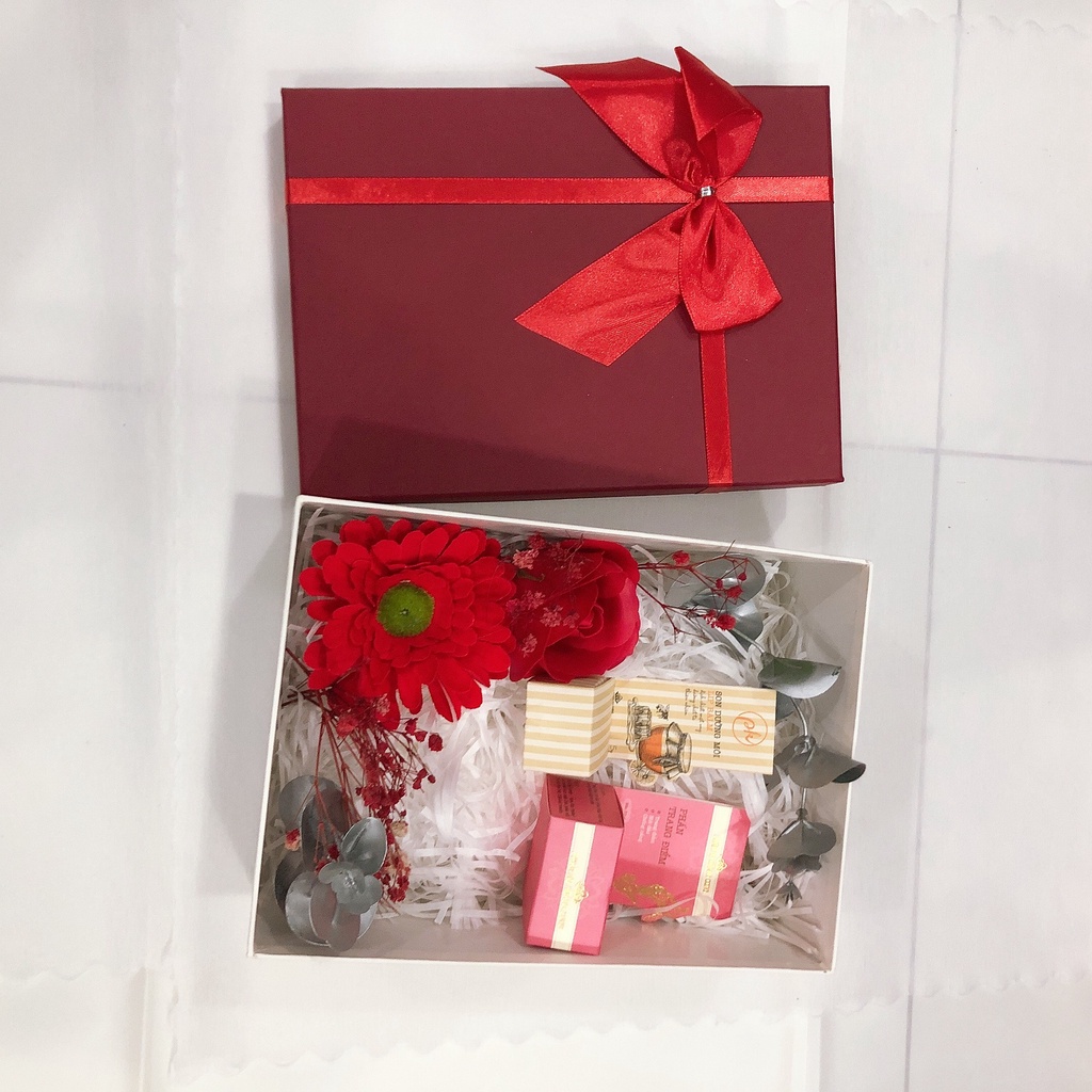 [Set quà tặng 20/11] Combo quà gồm phấn trang điểm+dưỡng da cao cấp+ son môi màu hot của năm hộp quà ý nghĩa cho bạn gái