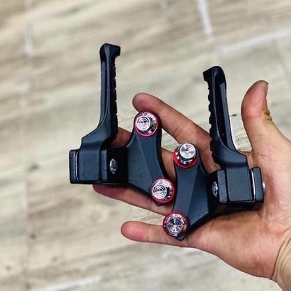 Gác chân malay winner v1 ( winner 150 ), gác chân winner X Các đời Sonic Kèm Pát Treo Pô Nhôm CNC 8Li