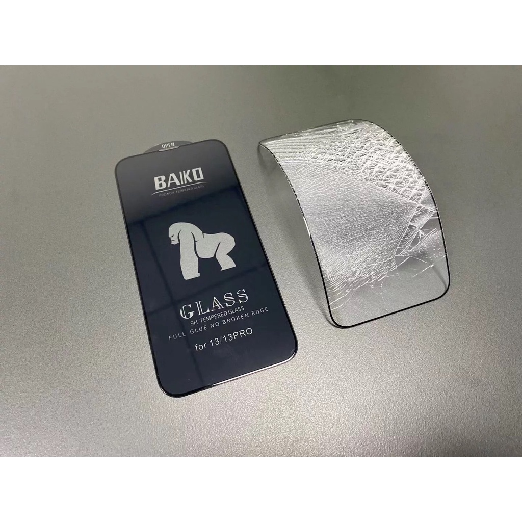Kính cường lực iPhone Kingkong Baiko cao cấp, có màng ngăn bụi bảo vệ loa, bo viền, mặt kính phủ nano siêu mượt.