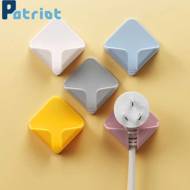 Móc treo phích cắm điện không cần đóng đinh