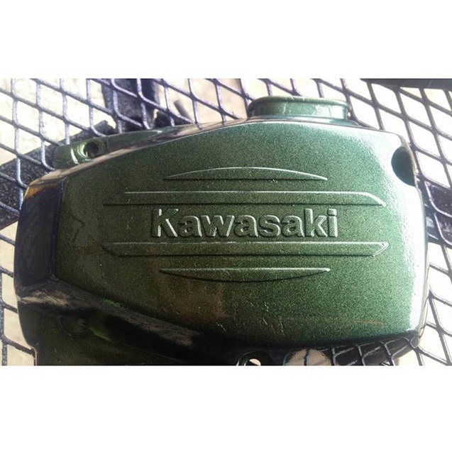 Sơn Samurai màu xanh rêu K5/T800 chính hãng, sơn xịt dàn áo xe máy chịu nhiệt, chống nứt nẻ, kháng xăng
