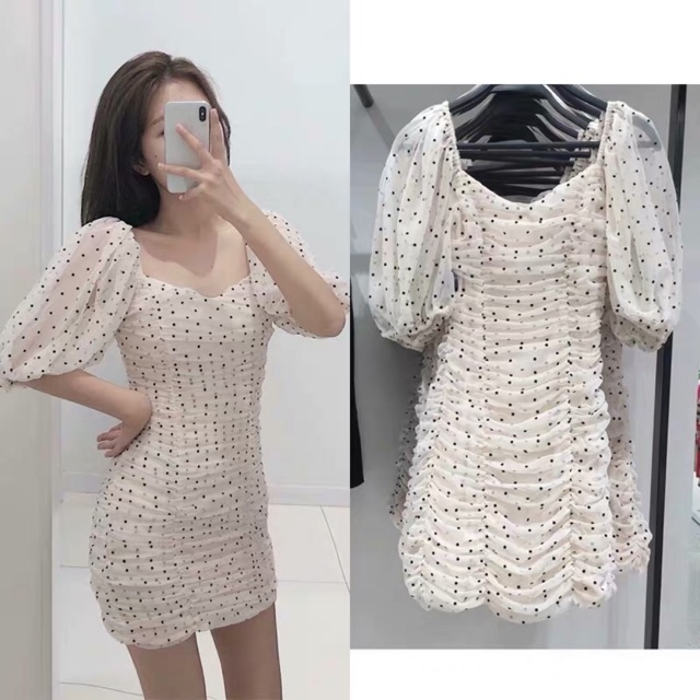 Váy chấm bi