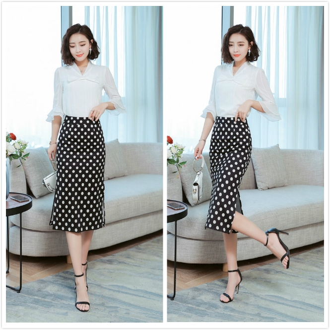 Chân váy chấm bi phong cách công sở thời trang quyến rũ cho nữ
