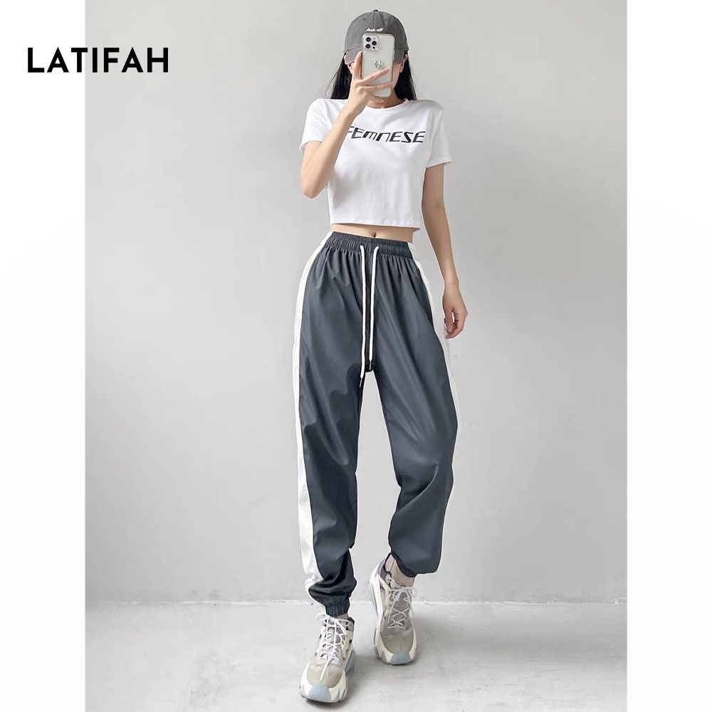 Áo thun croptop tay lỡ Latifah in chữ FEMNESE AT013 chất vãi dày dặn co giãn 4 chiều