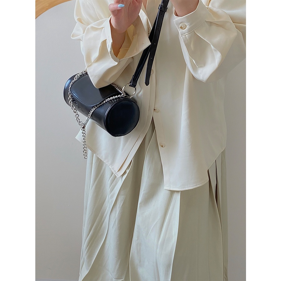 Túi Đeo Chéo Hình Trụ Phối Dây Xích Thời Trang 2022 Cho Nữ