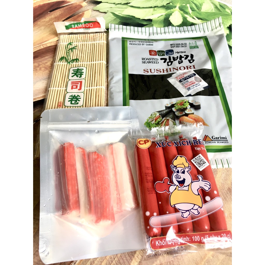 Set 4 món rong biển cuộn kimbap ( rong biển lá kim, mành tre, 1 gói xúc xích,100g thanh cua)