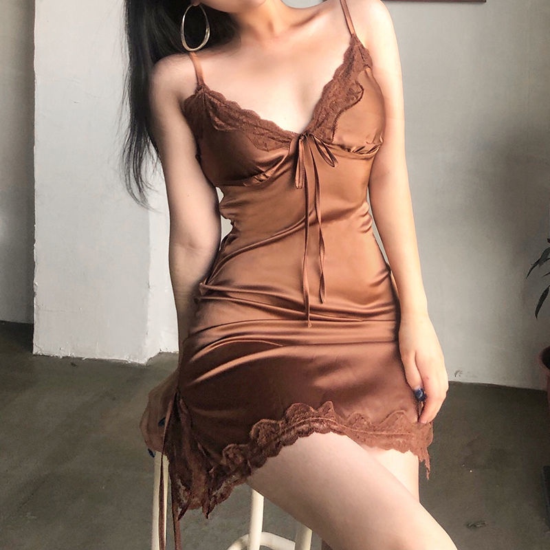 Đồ ngủ Vải Lụa satin Mỏng Phối Ren Hở Lưng Quyến Rũ Cho Nữ