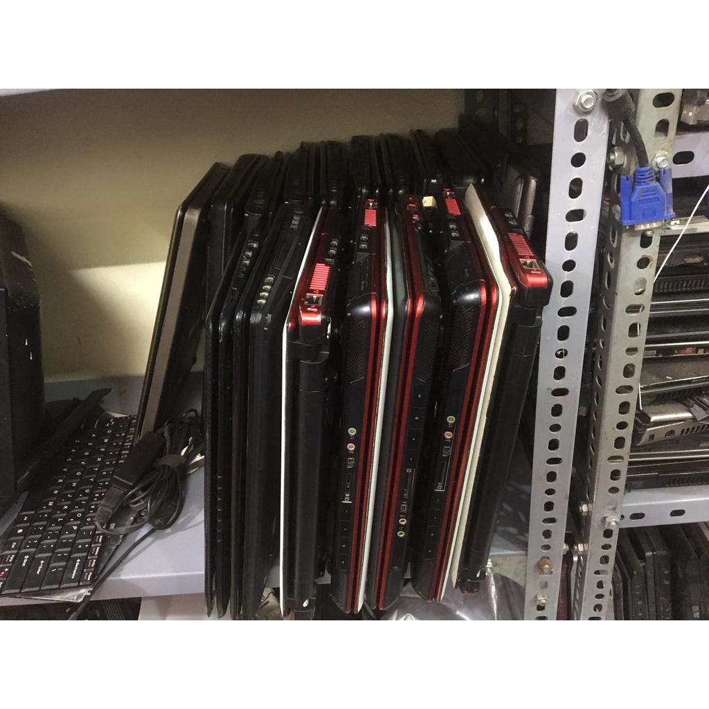 Xác laptop cũ hỏng lấy linh kiện