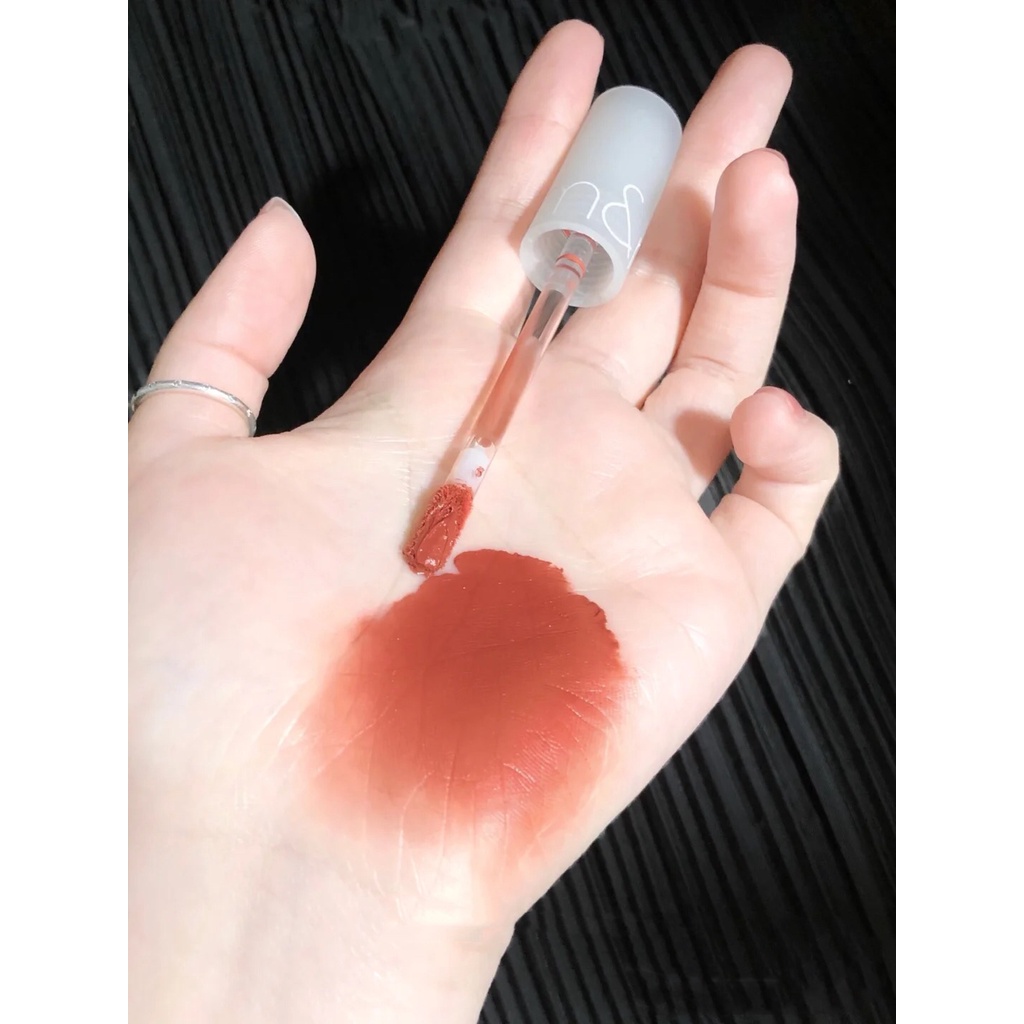 [Hàng mới về] Son Kem Dưỡng Môi Độc Đáo Lâu Trôi Chất Lượng Cao Cho Nữ