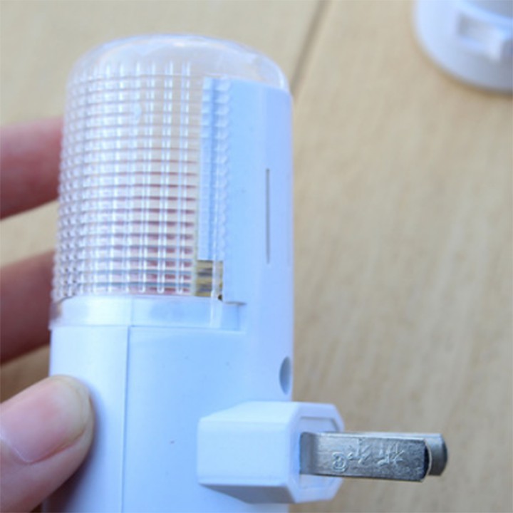 Đèn ngủ LED cầu thang plug in có công tắc tắt bật ánh sáng trắng công suất 3W