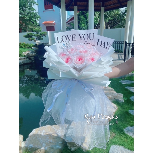 [Quà Tặng] Bó Hoa 15 Bông Vip Kèm Vương Miện