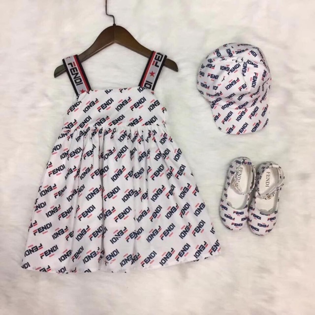 váy thô Fendi siêu hot.chất váy thô mỏng mát siêu thích luôn.chưa bao giờ nhập váy bé gái lại nhieu 