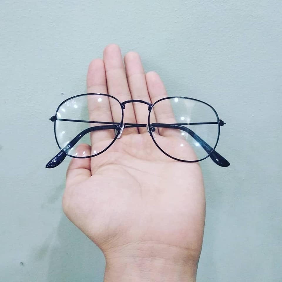Kính Nobita gọng đen