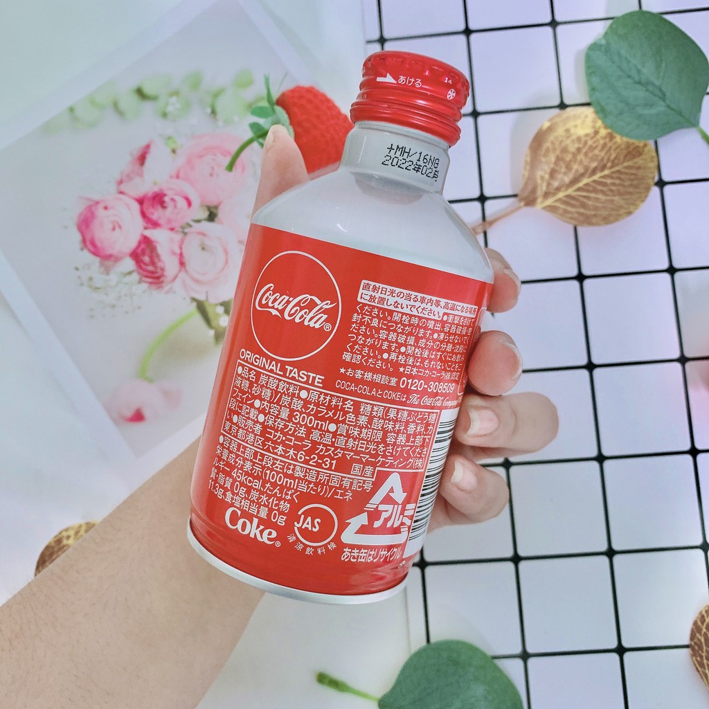 COCA COLA NẮP VẶN CHAI NHẬT BẢN 300ML (DATE: 2023)