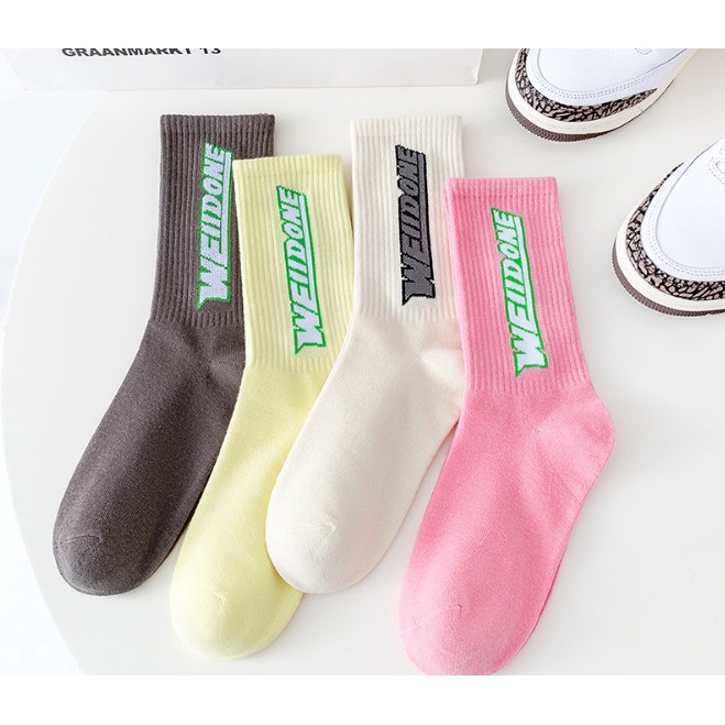 Vớ Tất cao cổ chữ WELLDONE Nam Nữ phong cách trẻ trung, năng động.