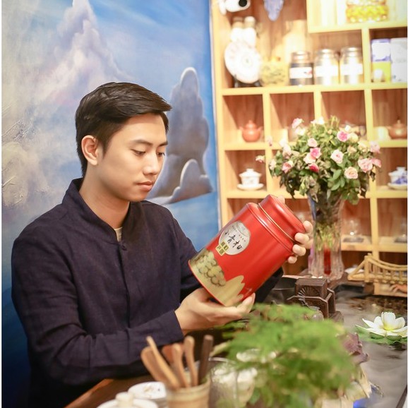 Trà phổ nhĩ quýt (Tiểu Thanh Cam) loại Vip hộp 500G với vỏ quýt đã bám phấn tốt cho sức khỏe. PNQ0010