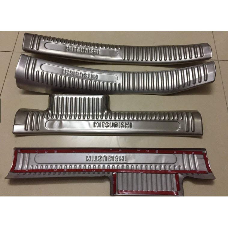 ốp bậc trong ngoài attrage