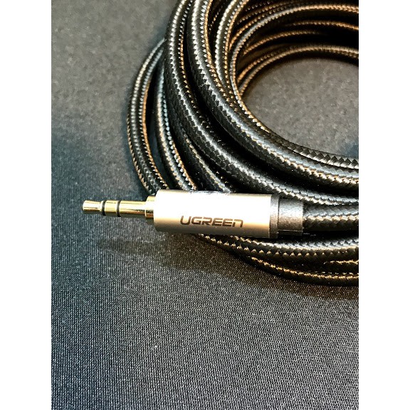 Cáp Audio AUX 3,5mm dài 5m chính hãng Ugreen 40783 bọc vải cao cấp