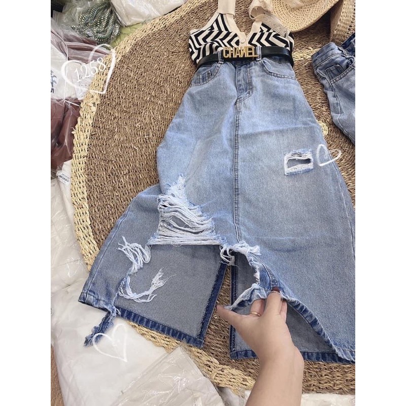Chân váy jean rách xẻ