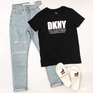 Áo phông DKNY