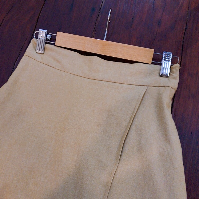 Áo linen trắng