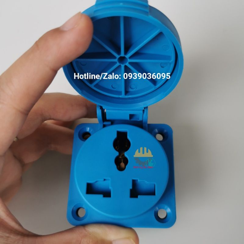 Ổ Cắm Công Nghiệp Đa Năng EBCEE Có Nắp Chống Nước - 1 Pha - 10A - IP54  -  EBCEE01
