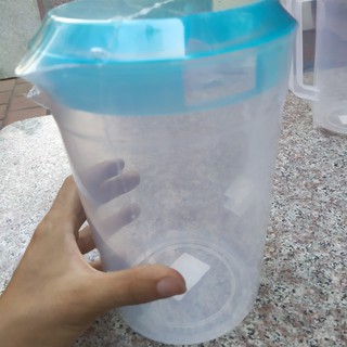 Ca nhựa đựng nước 2.5 lít