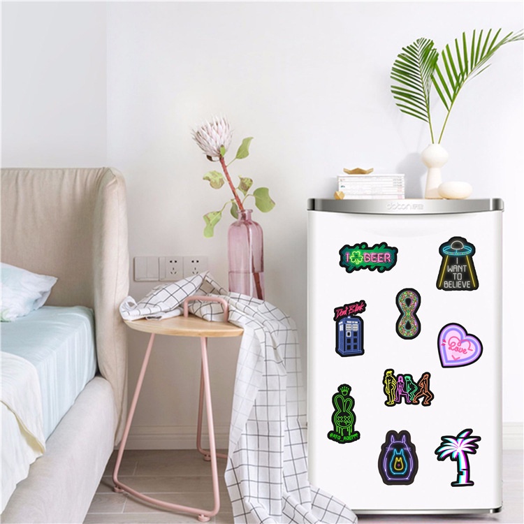 Set 50 Miếng Dán Tự Dính Họa Tiết Graffiti Trang Trí Chai Nước / Laptop / Xe Hơi Dịp Halloween