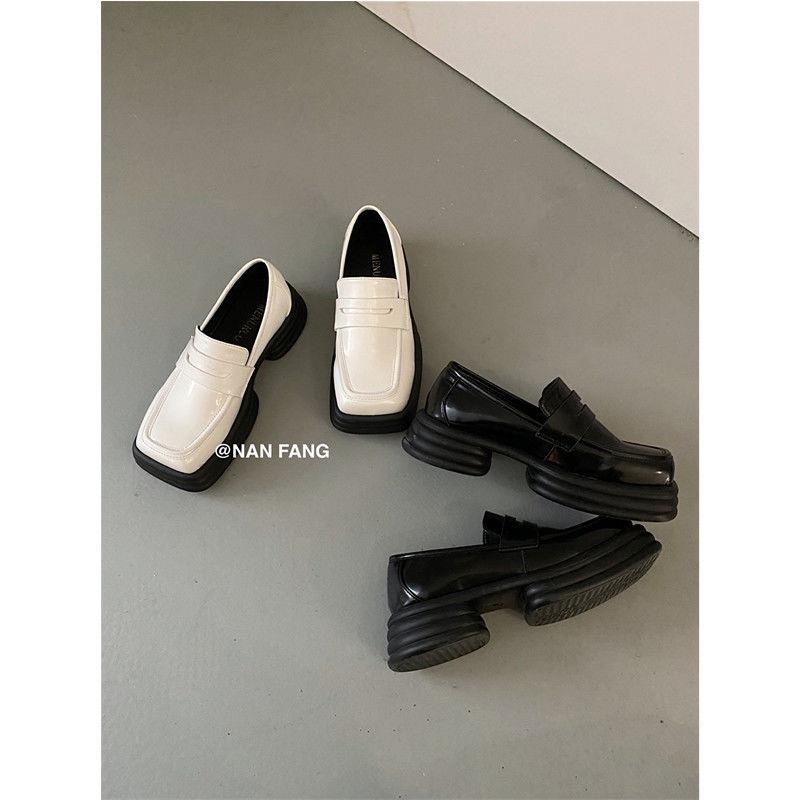 Đôi giày lười đế dày thiết kế mới thời trang mùa hè theo phong cách nhật bản 2021