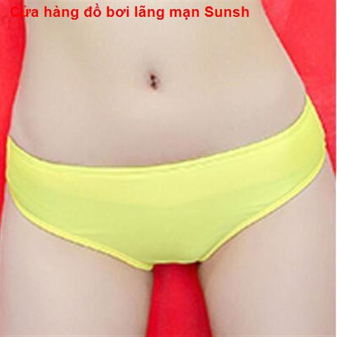 Bán bộ bikini tam giác đáy màu đen tinh khiết của Hàn Quốc áo tắm phụ nữ xẻ tà chống thoát khí quần cạp an to1