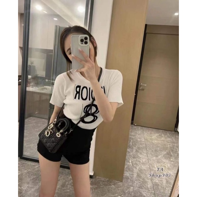Áo len chữ số 8 hàng QC