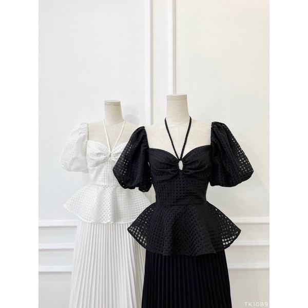 Áo peplum tay phồng mặc được 2 kiểu cột nơ trước ngực và cột cổ yếm