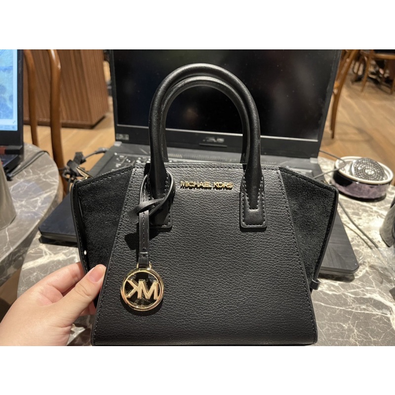 Thanh lý Túi xách tay chính hãng MICHAEL KORS màu đen