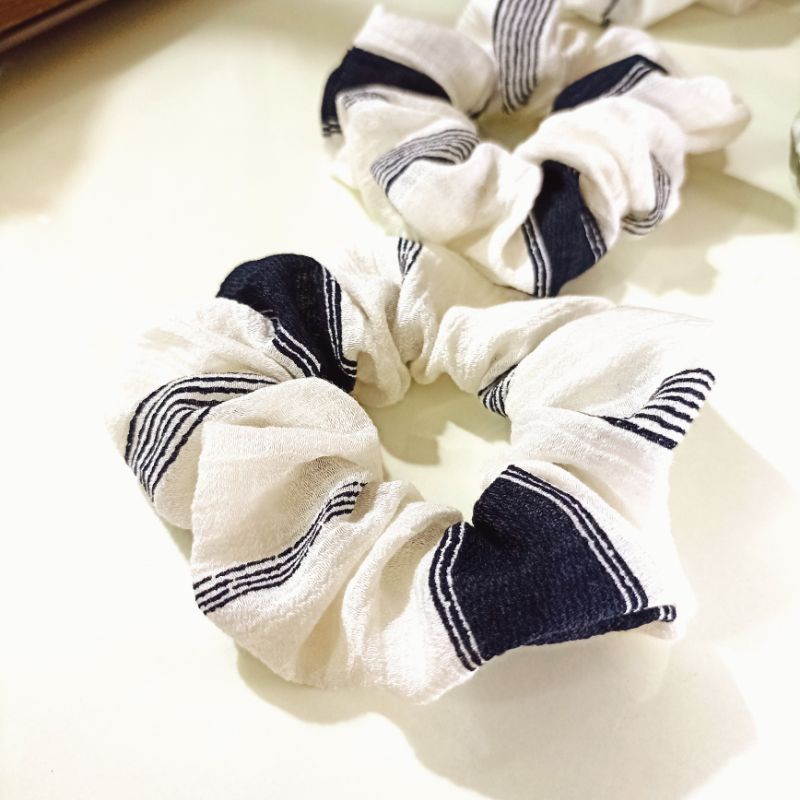 Dây Buộc Tóc Scrunchies Mix màu cá tính