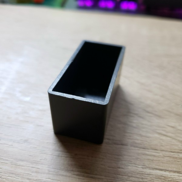 BOX NHỰA 44*22*22mm KW8