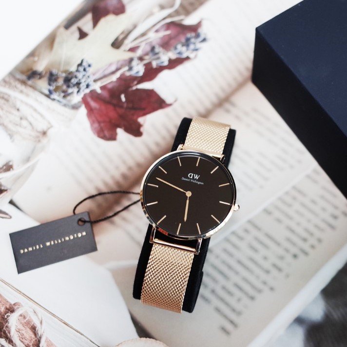 Đồng Hồ Nữ Daniel Wellington Classic Pettie Evergold Black DW Chính Hãng - OtisWatch