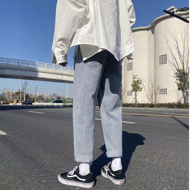 Quần Jean Nam, Mẫu Quần Jeans Rách Gối Mầu Xám Nhạt-Jeans Hot Hit 2022-Trend Clothing_Store!