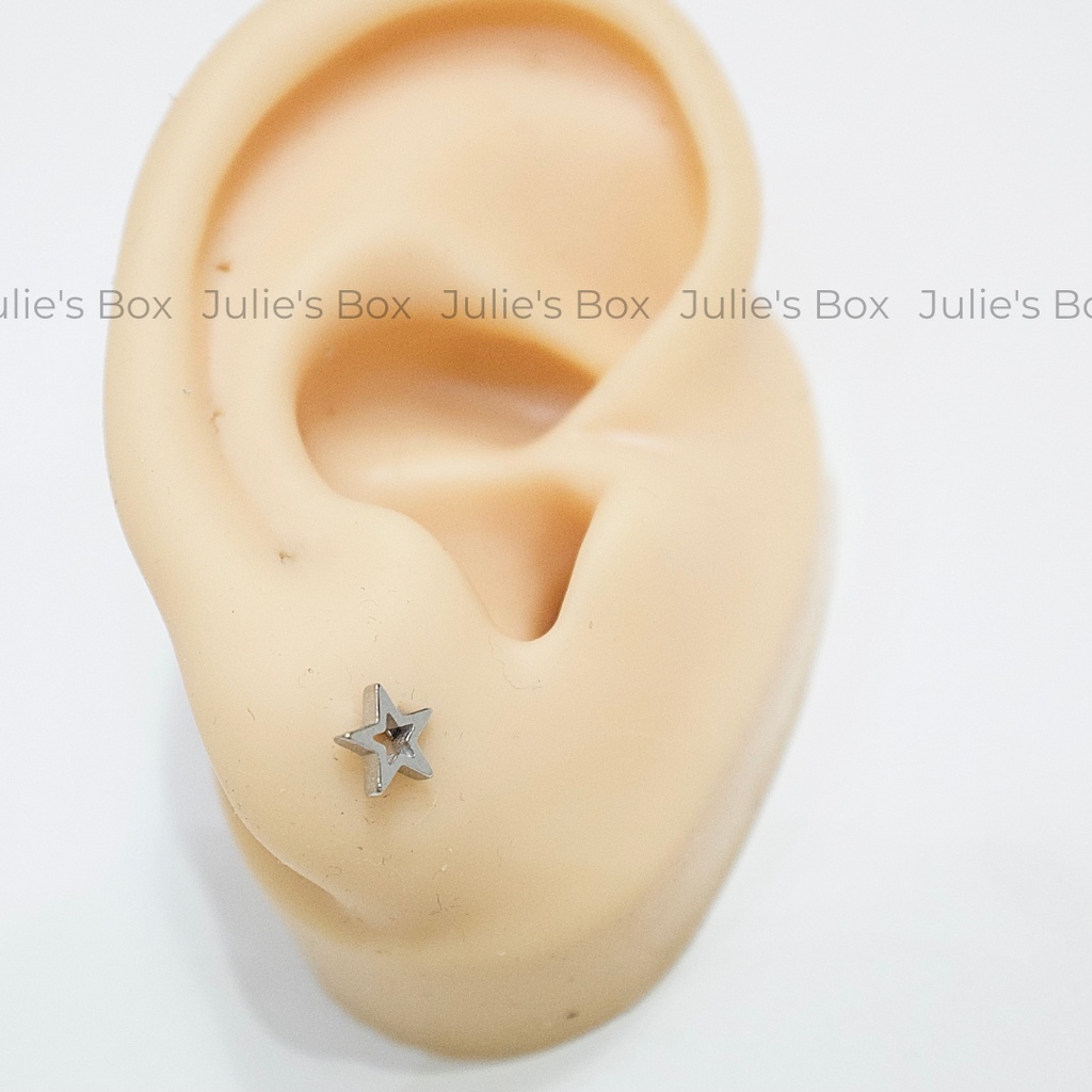 [1 Chiếc] Khuyên tai Unisex Ngôi Sao Rỗng Nhỏ Màu Bạc Titan Không Gỉ Sét Không Ngứa Không Đen Julies Box 66