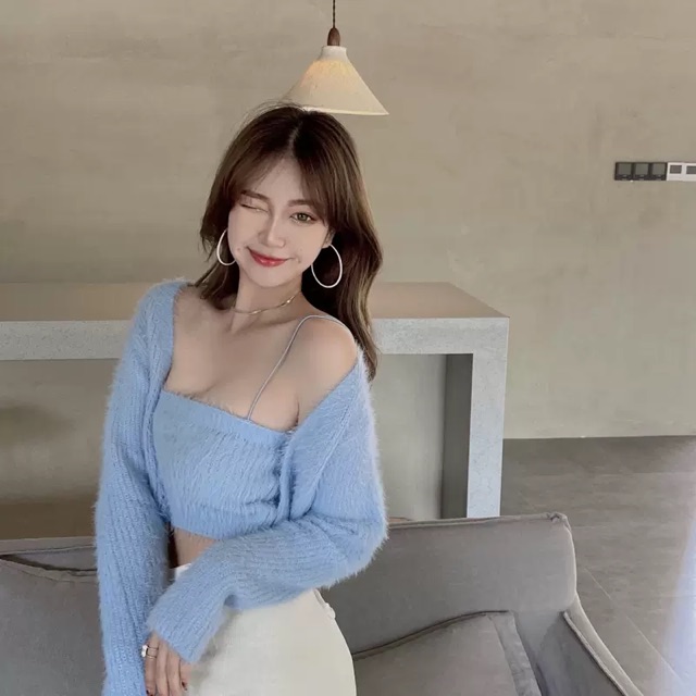 Set áo 2 dây và áo khoác len lông baby blue ( có ảnh thật) Order | BigBuy360 - bigbuy360.vn