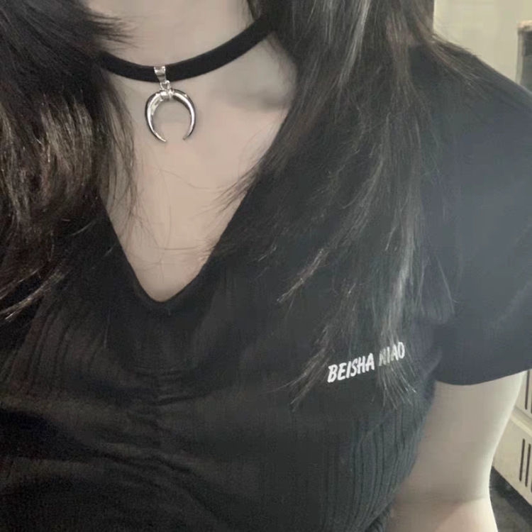 Vòng cổ nhung ngắn mặt bán nguyệt thời trang