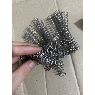[Hàng có sẵn] 5 cái phi 13 Lò xo nén inox nhật