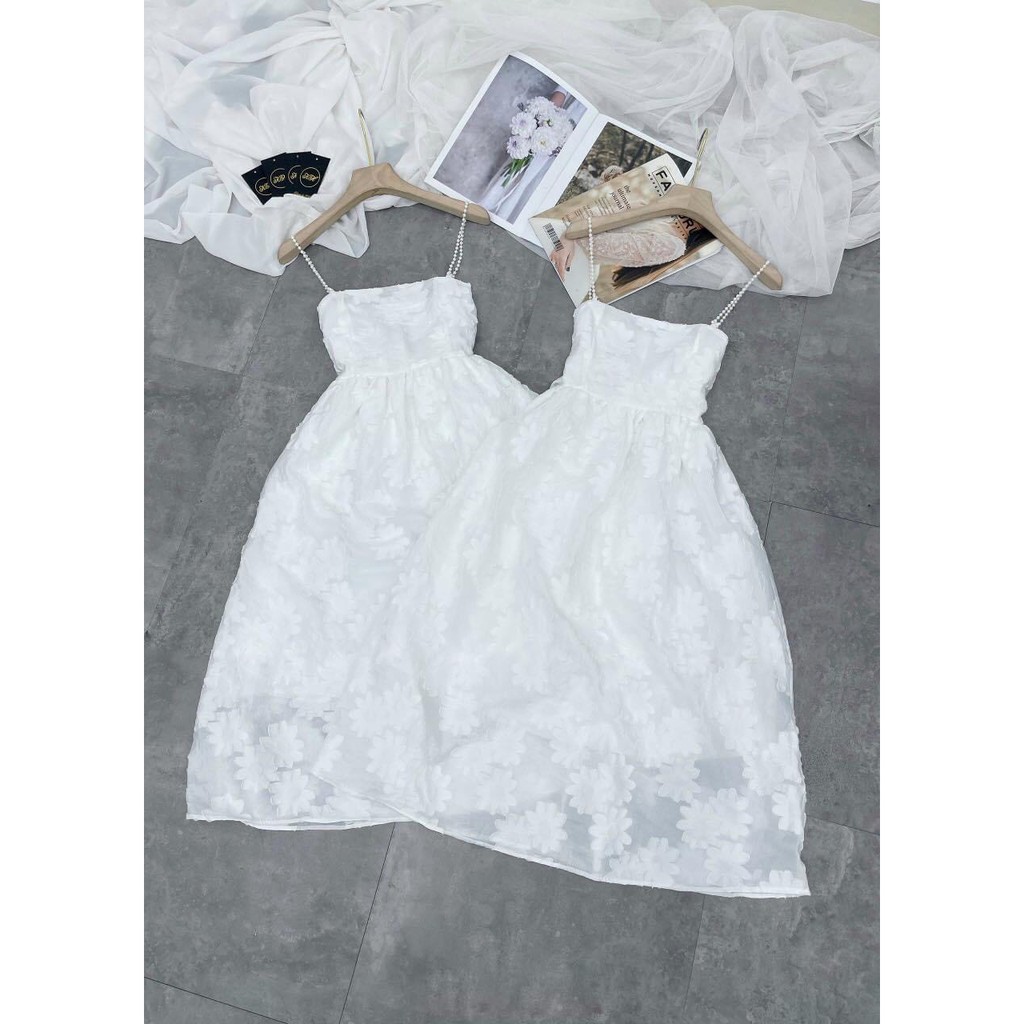 Đầm maxi dây ngọc chất ren hoa xinh xắn, đáng yêu - Iris Dress