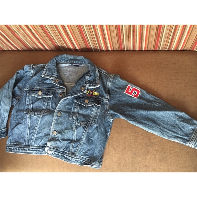 Áo khoác jean form lửng bé 6-7 tuổi 130cm