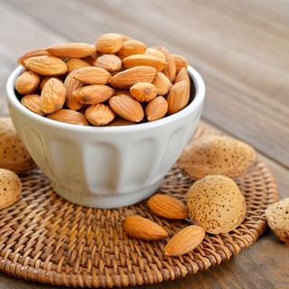 Nhân Hạt Hạnh Nhân (Không Vỏ) Hộp 500g