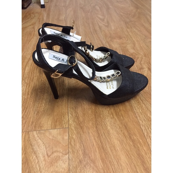 Sandal nữ màu đen