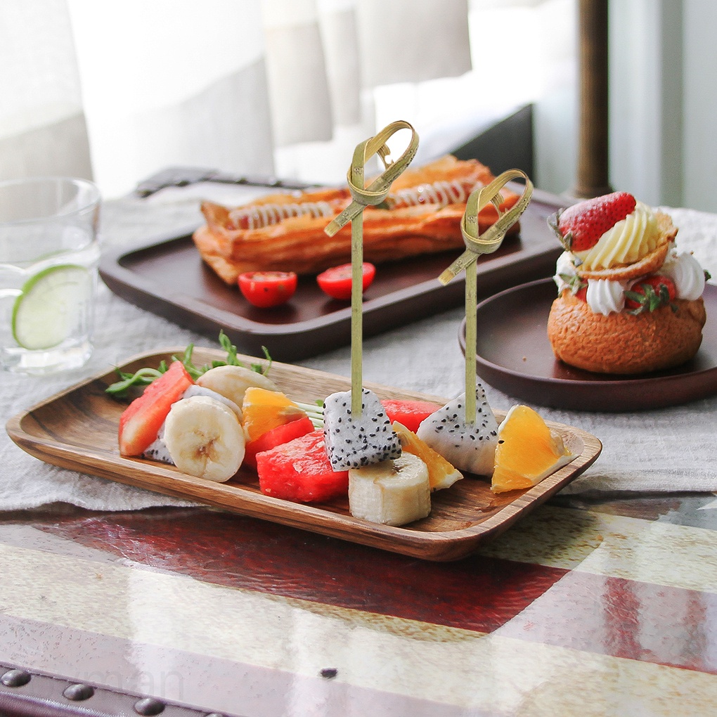 Tăm tre xỉa răng trang trí món tráng miệng