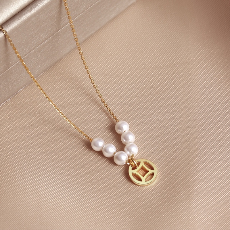 Vòng cổ Chuỗi Ngọc Trai Mặt Khắc Chữ Phong Cách Hàn Quốc