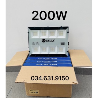 1 Thùng 5 cái đèn pha led DUJA chuẩn 200W siêu đẹp , siêu sáng thích hợp cho công trình sân banh..