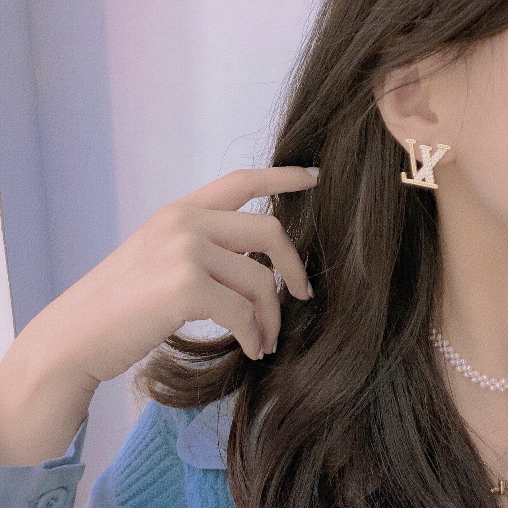 LOUIS VUITTON Khuyên Tai Tròn Bằng Thép Titan In Logo LV Thời Trang